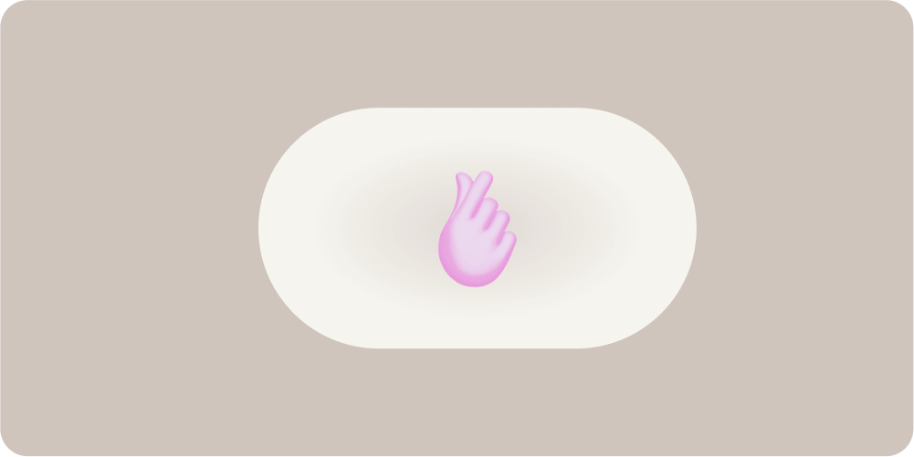 Эмодзи руки, складывающей пальцы в корейский жест в виде сердца, в центре светло-бежевого овала на средне-бежевом фоне, выражает привязанность.